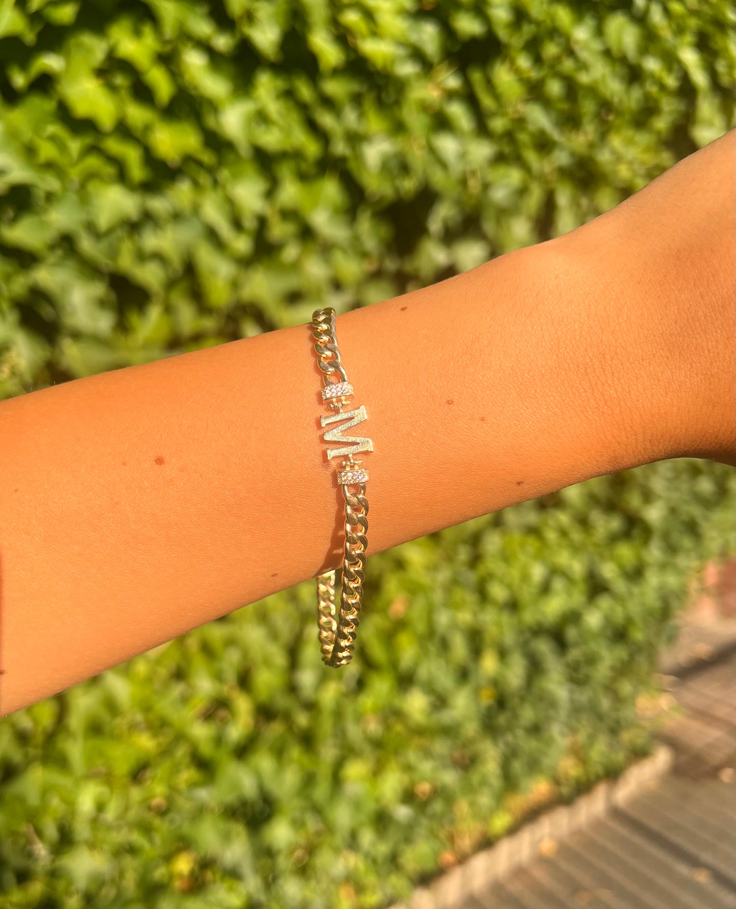 Gold Armband - Buchstabe M
