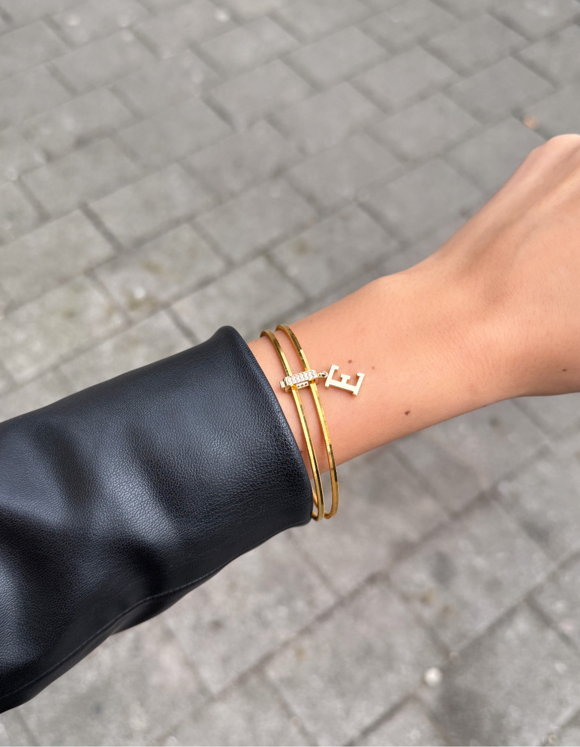 Gold Anhänger - Charm E