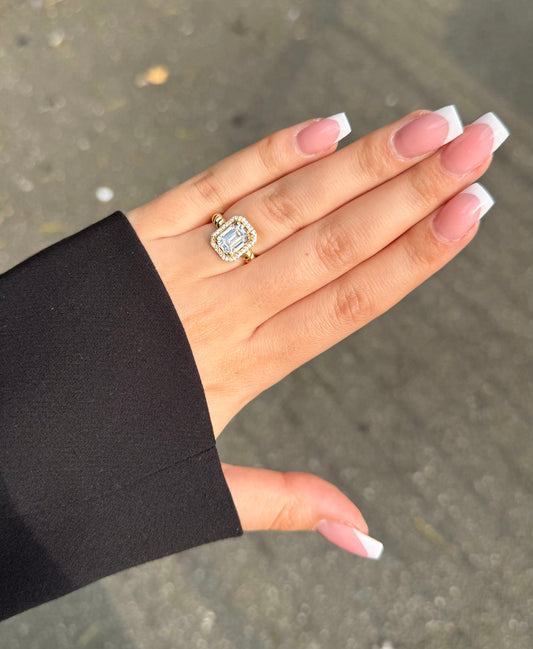 Gold Ring - Baguette