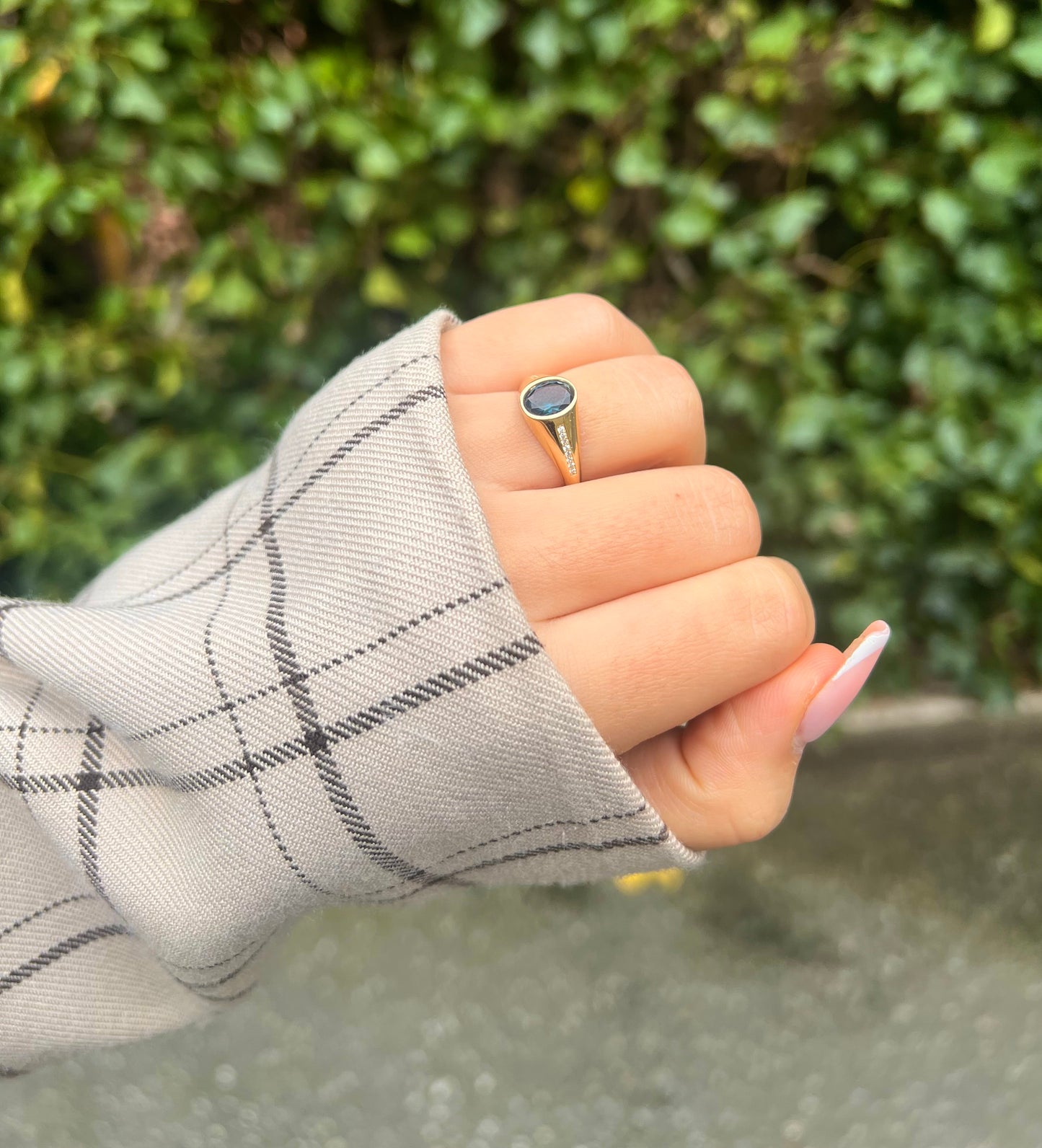 Gold Ring - Blue Zirkonia