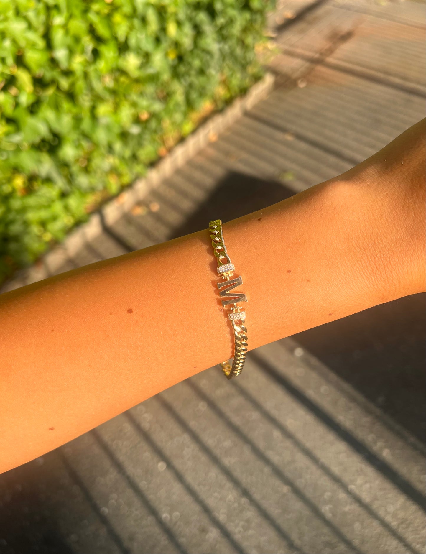 Gold Armband - Buchstabe M