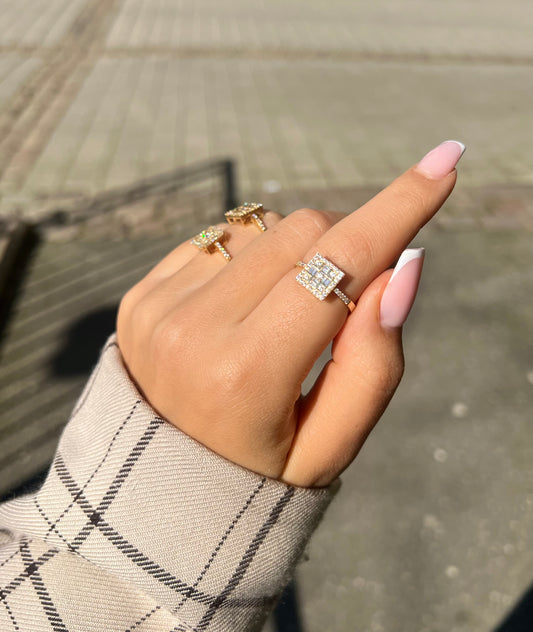 Gold Ring - Cross Baguette