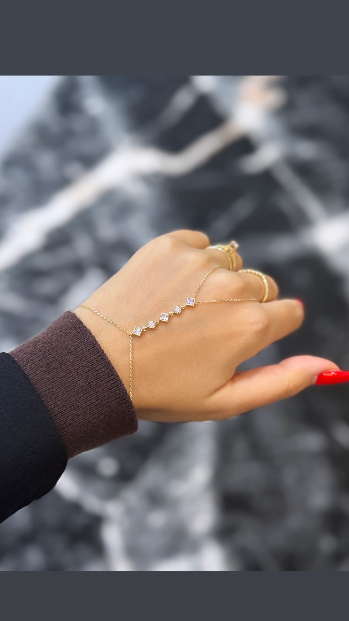 Gold Handkette - Luna Square