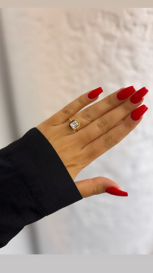 Gold Ring - Baguette