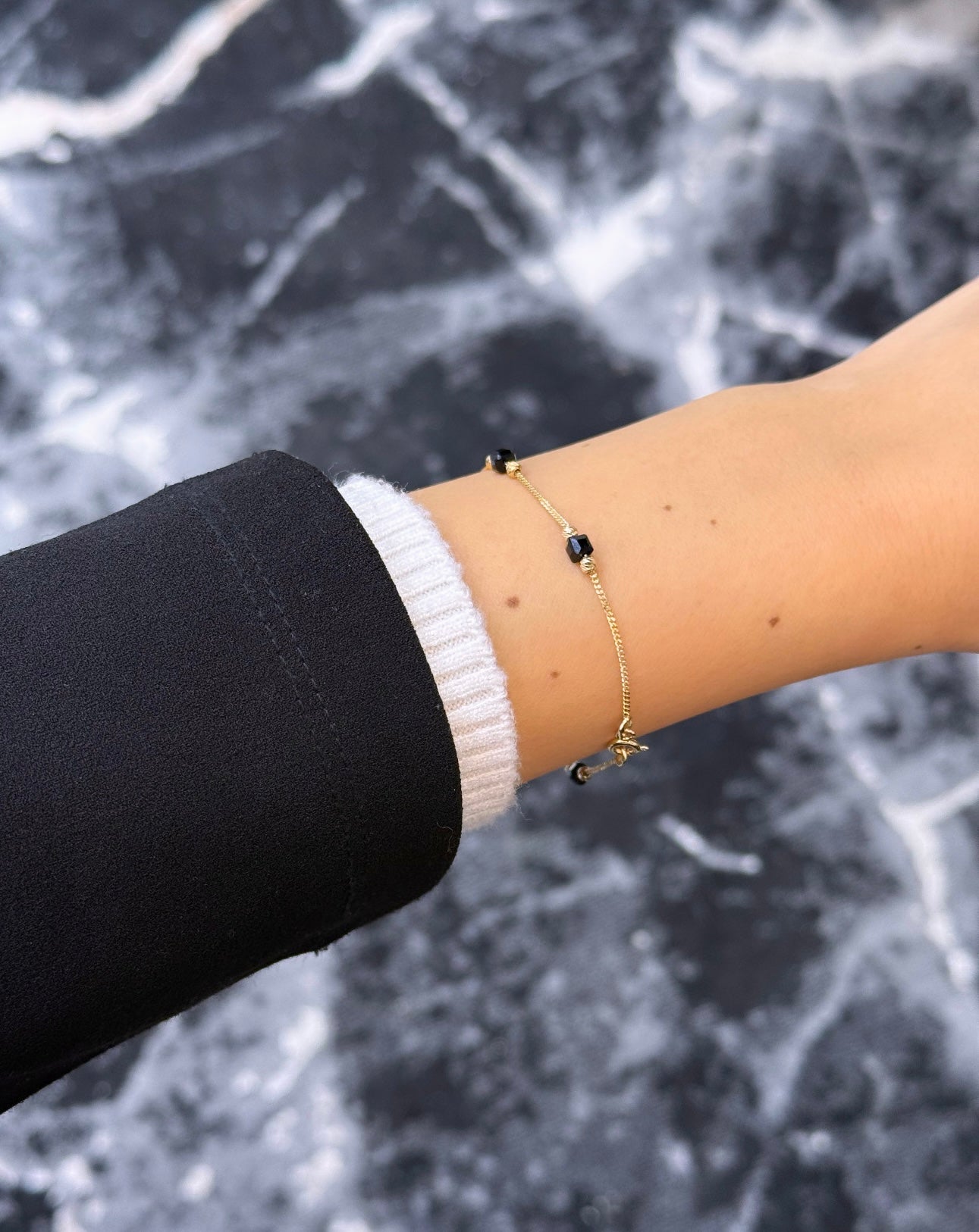 Gold Armband - Black