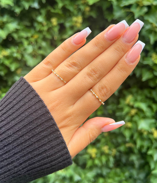 585 GOLD RING - 8 STEINE ZIRKONIA