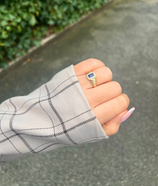 Gold Ring - Blue Baguette